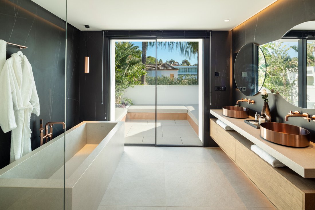 Villa in Nueva Andalucia, Marbella, Spain 3 - 14928231