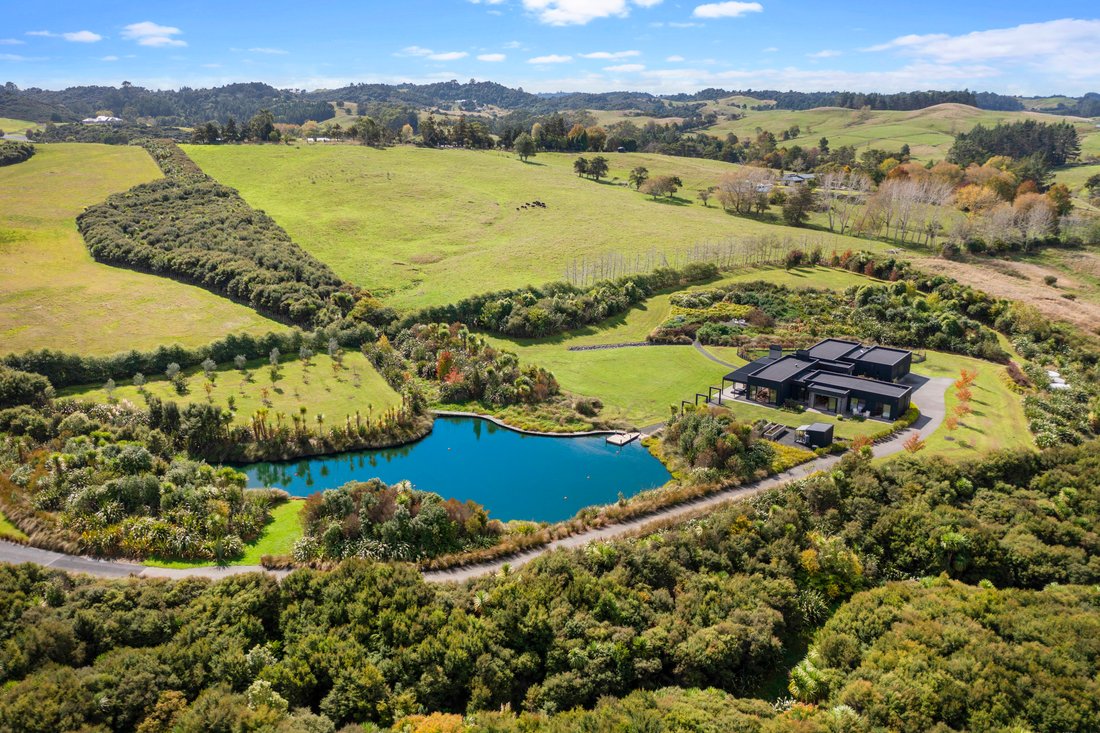 House in Wainui, Auckland, New Zealand 1 - 14926799