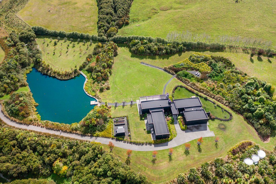 House in Wainui, Auckland, New Zealand 4 - 14926799