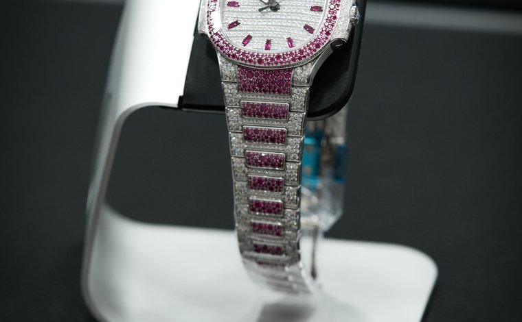 2 236 luxury and exclusive watches for sale by dealers worldwide on JamesEdition