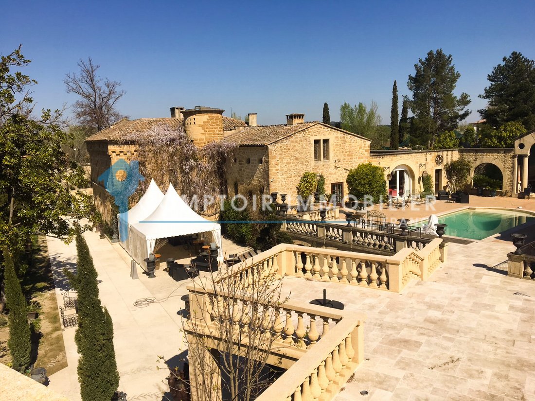 Castle in Châteauneuf-du-Pape, Provence-Alpes-Côte d'Azur, France 2 - 14699413
