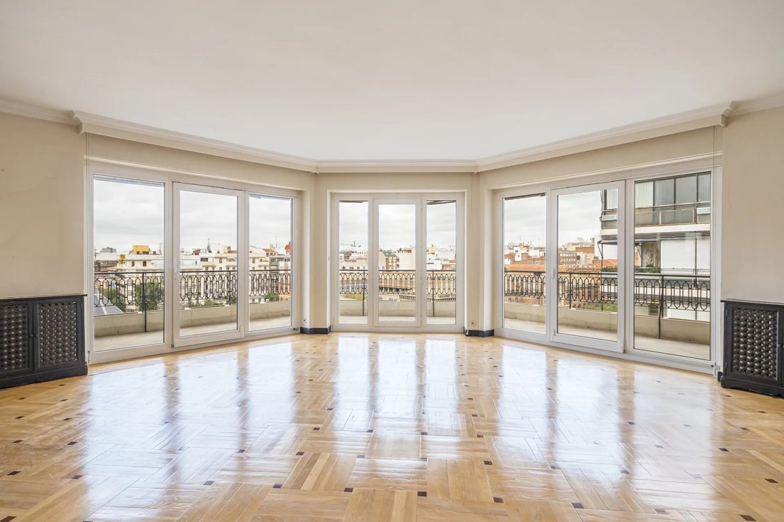 Apartment in Chamberí, Community of Madrid, Spain 2 - 14931098