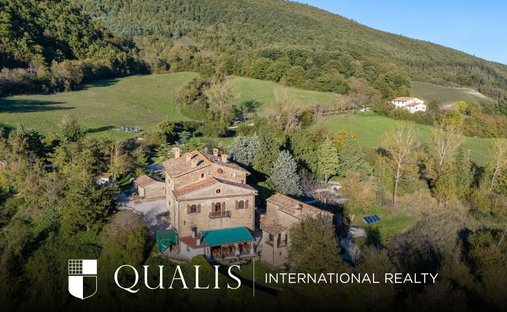 Domaine à Pietralunga, Ombrie, Italie 1