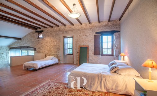 19 Th C Castle Outbuildings, Stabbles, Pool