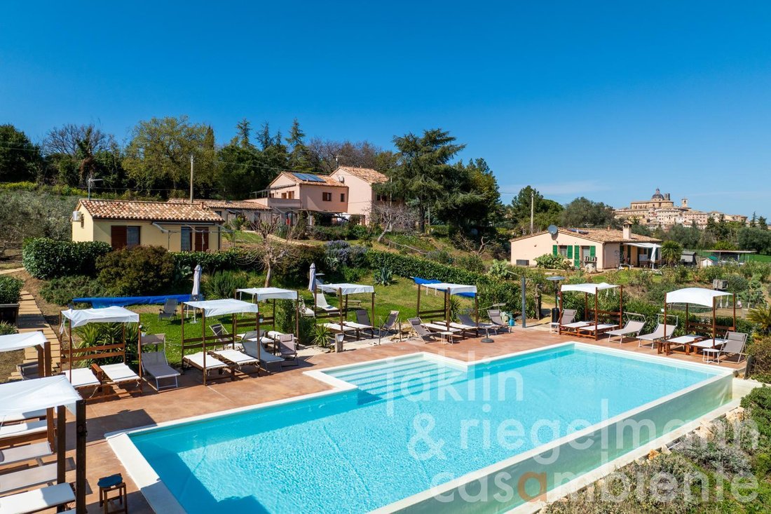 Farm Ranch in Center, Ancona, Marche 1 - 14081117
