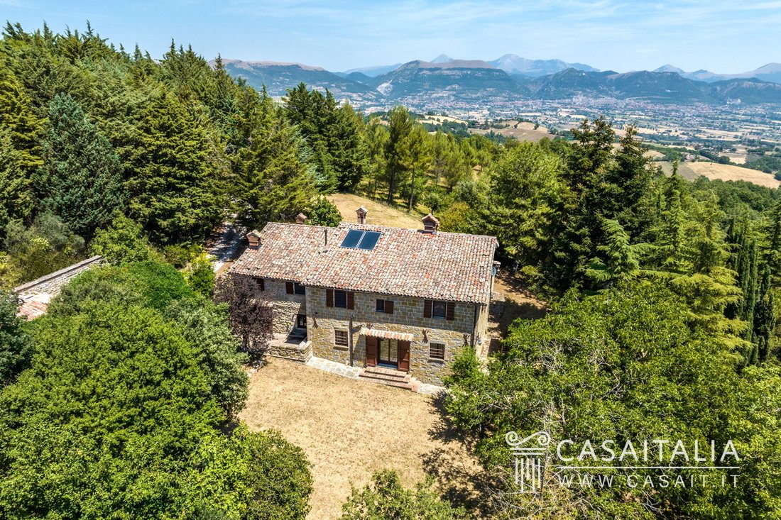 Country House in Gubbio, Umbria, Italy 1 - 12196294