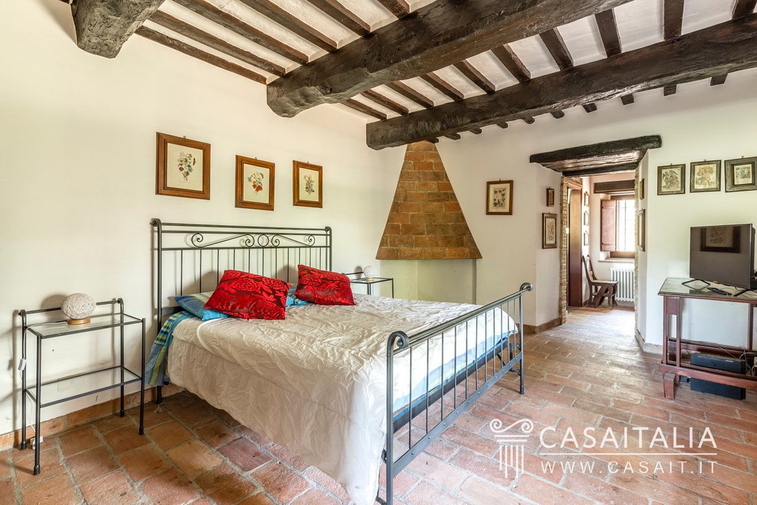 Country House in Gubbio, Umbria, Italy 4 - 12196294