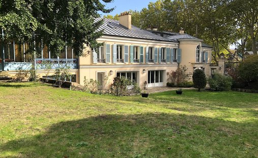 House in Domaine National du Château, Versailles, France 1