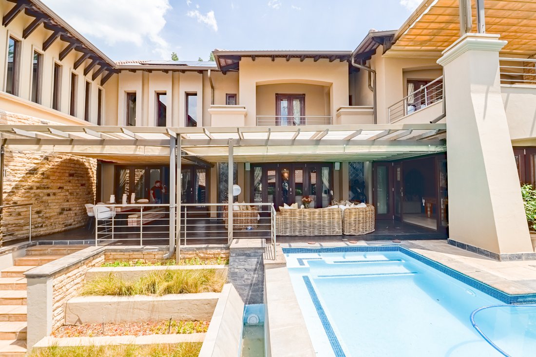 House in Six Fountains Residential Estate, Gauteng, South Africa 2 - 14939530