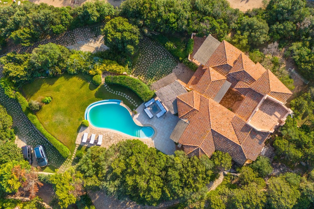 Casa en Porto Cervo, Cerdeña, Italia 1 - 14939755