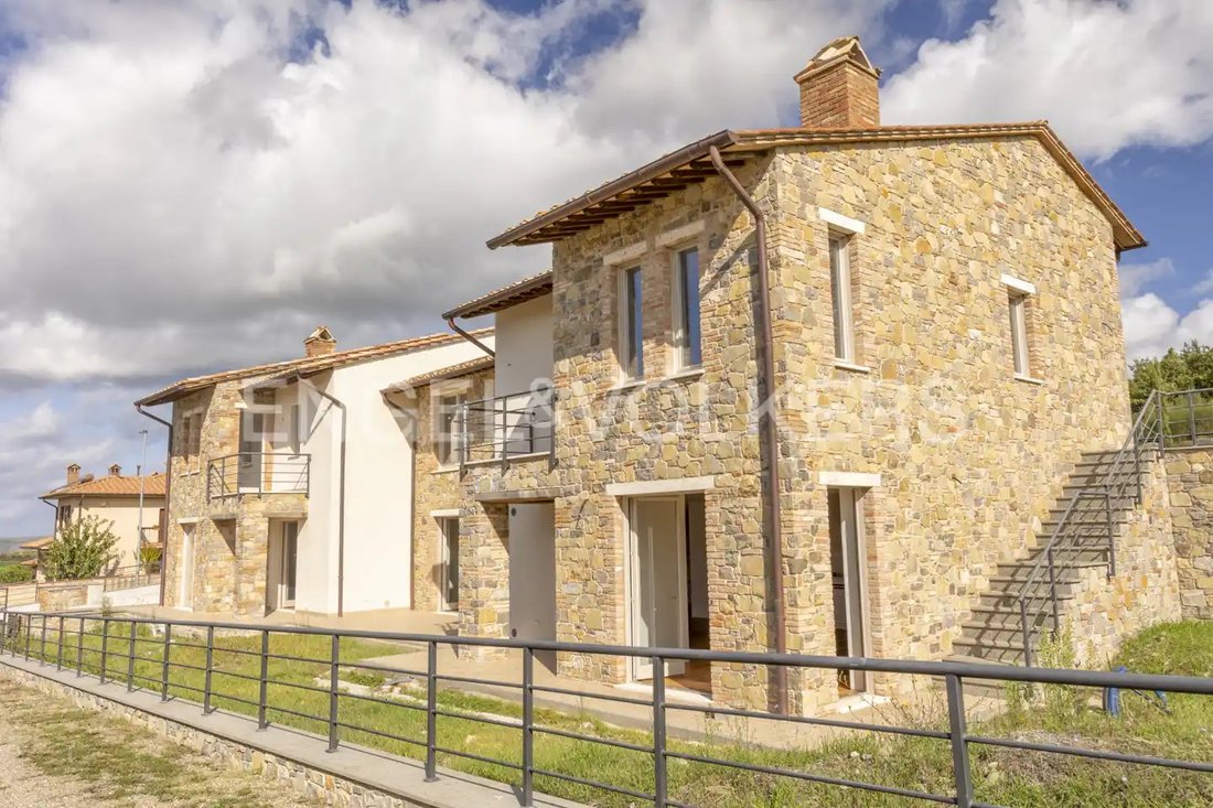 Villa in San Casciano dei Bagni, Tuscany, Italy 4 - 14940213