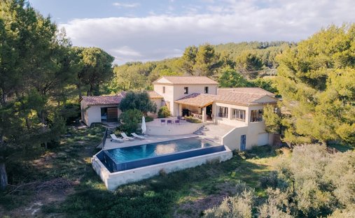 Farm Ranch in Mazan, Provence-Alpes-Côte d'Azur, France 1