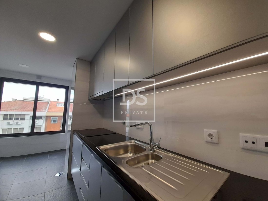 Apartment in Cedofeita, Santo Ildefonso, Se, Miragaia, Sao Nicolau e Vitoria, Porto District, Portugal 4 - 14941314