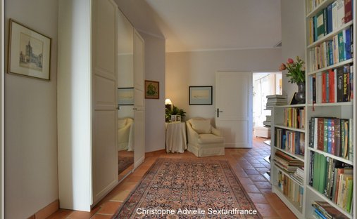 Castle for Sale in Saussignac, Nouvelle-Aquitaine, France