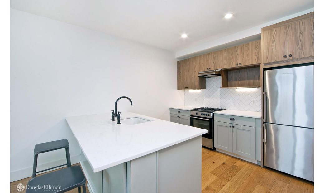 Thumbnail for Luxury Vacation Rentals In Brooklyn With Private Outdoor Kitchen