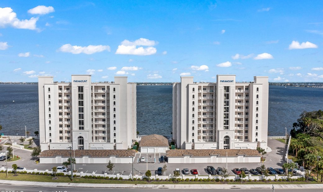 Curated visual reference: Beachfront Luxury Condos With Private Chef S Kitchen Reference: Luxury Condo With River View Chef S In Melbourne Florida