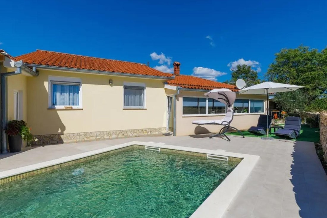 Villa in Vodnjan, Istria County, Croatia 2 - 14942748