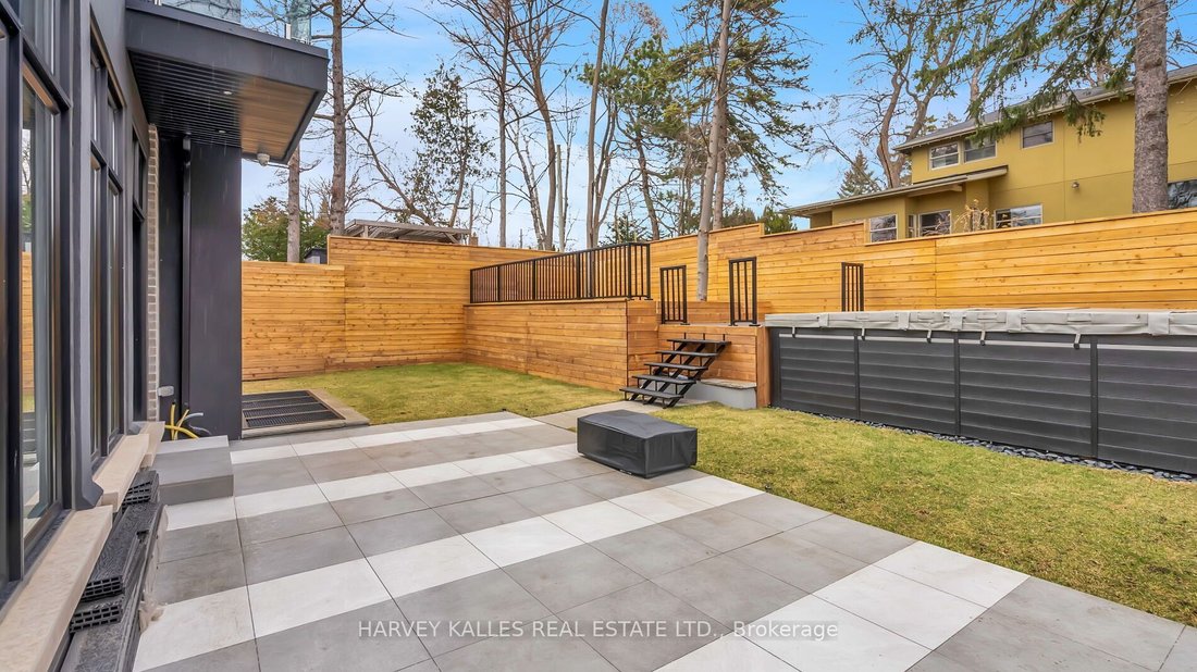 House in Toronto, Ontario, Canada 4 - 14943147