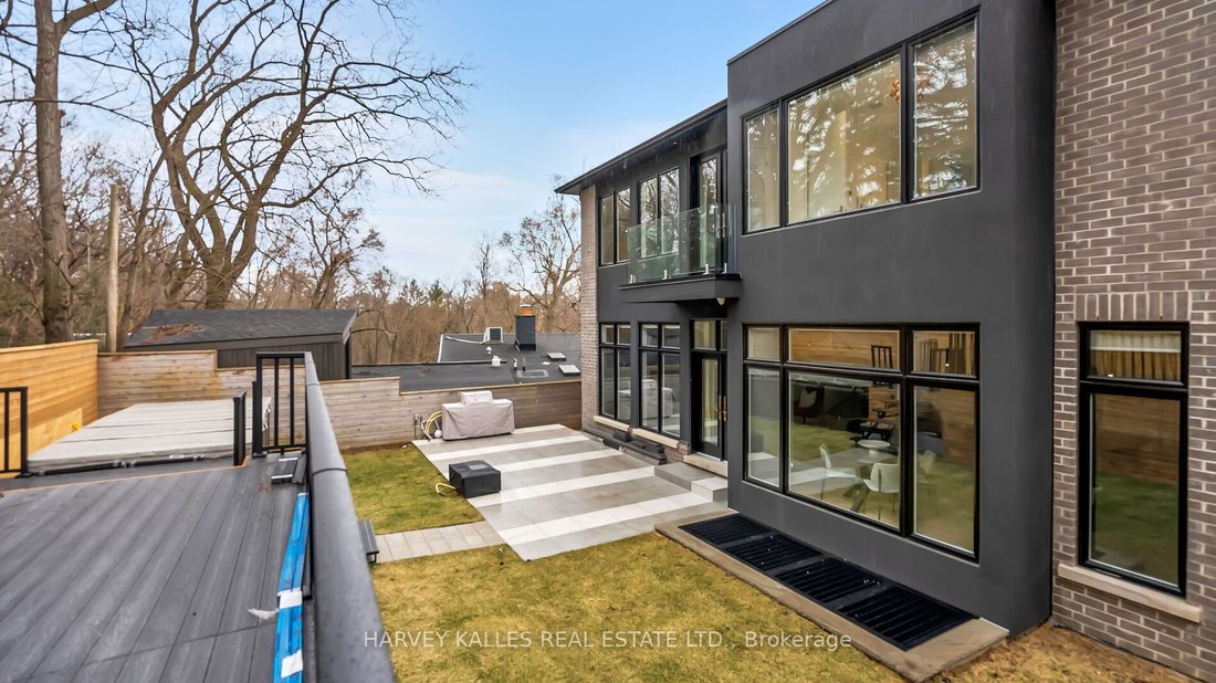 House in Toronto, Ontario, Canada 5 - 14943147