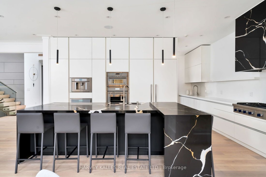 House in Toronto, Ontario, Canada 3 - 14943147