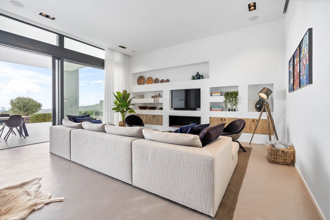 Villa in Benahavis, Andalusia, Spain 3 - 14943639