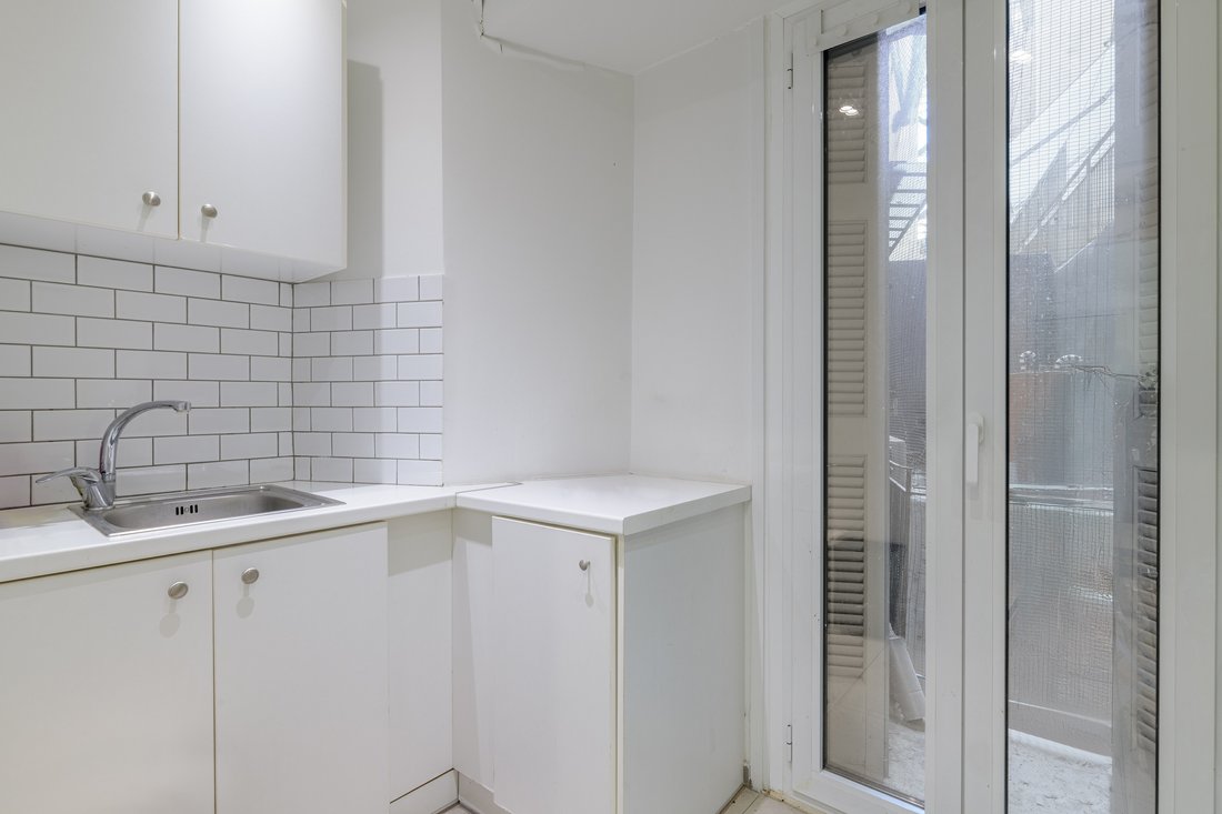 Apartment in Sunoikia Kolonakiou, 1st District of Athens, Athens 5 - 14943698
