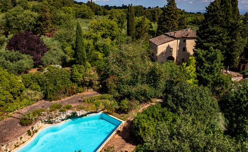 Villa in Sarteano, Tuscany, Italy 1