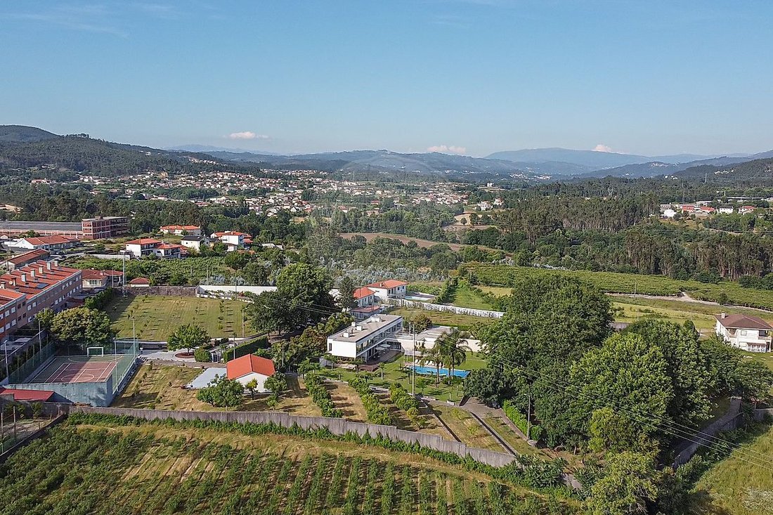Andere in Briteiros Santo Estevao e Donim, Braga, Portugal 2 - 14944463