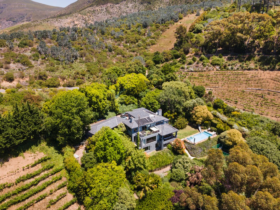 House in Constantia, Silverhurst, Cape Town 2 - 14946250