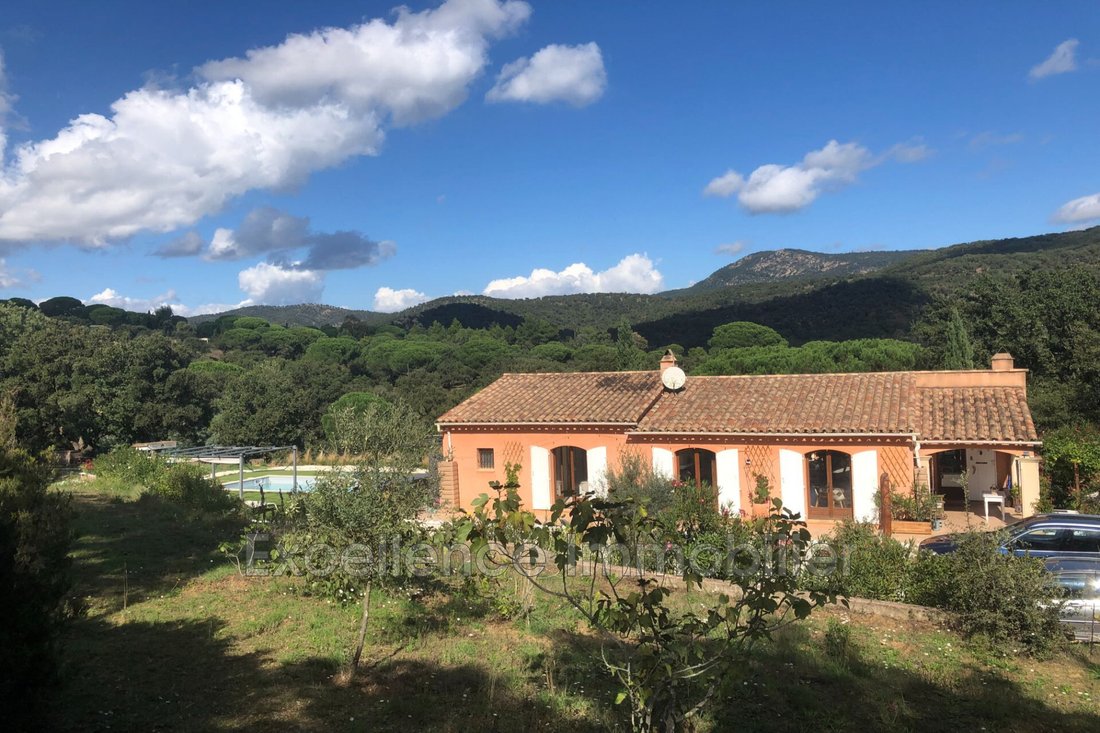 Villa in Le Plan-de-la-Tour, Provence-Alpes-Côte d'Azur, France 2 - 14944345