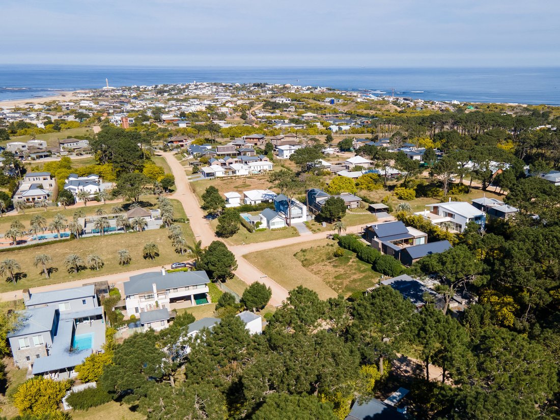 House in Punta del Este, Maldonado Department, Uruguay 2 - 14943815