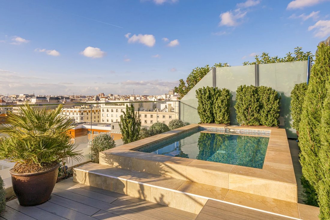 Apartment in Barrio Salamanca, Community of Madrid, Spain 1 - 14906386