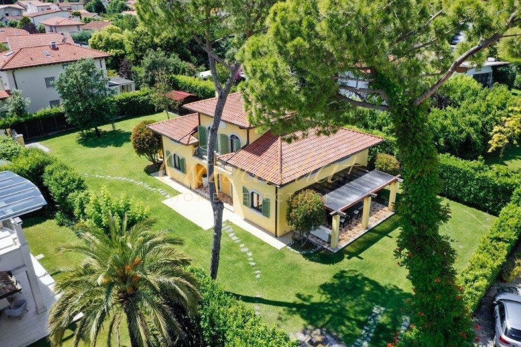Villa in Center, Forte dei Marmi, Tuscany 1 - 14581603