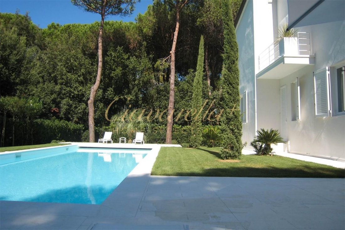 Villa in Roma Imperiale, Forte dei Marmi, Tuscany 2 - 14902977