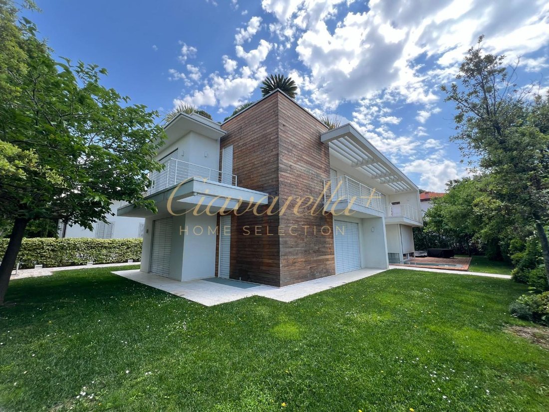 Villa in Center, Forte dei Marmi, Tuscany 1 - 14295512