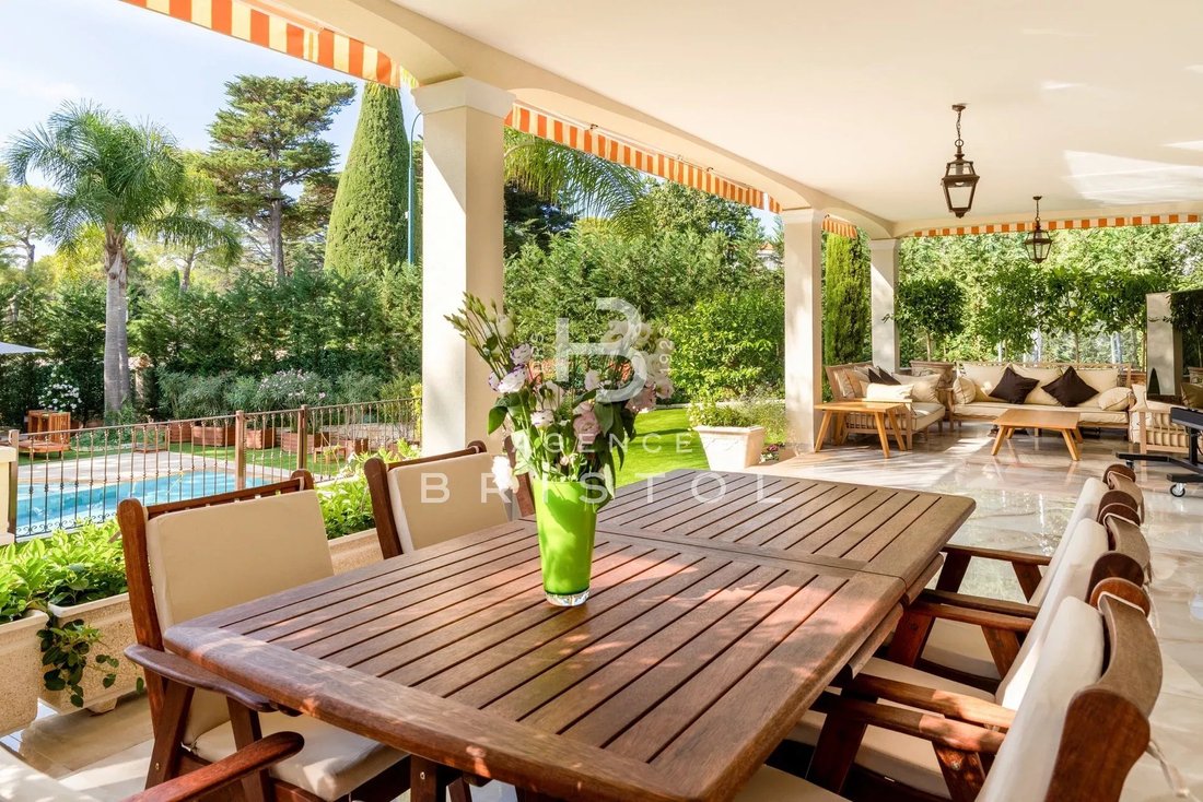 Villa in Saint-Jean-Cap-Ferrat, Provence-Alpes-Côte d'Azur, France 3 - 14531072