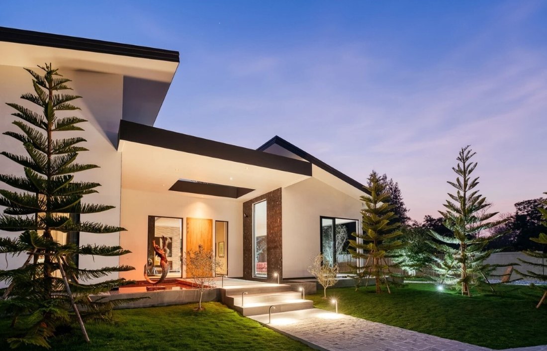 Villa in Hua Hin, Hua Hin District, Thailand 1 - 14948043