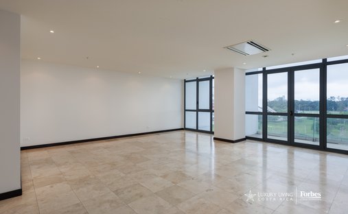 Apartment in Cinco Esquinas, San José Province, Costa Rica 1