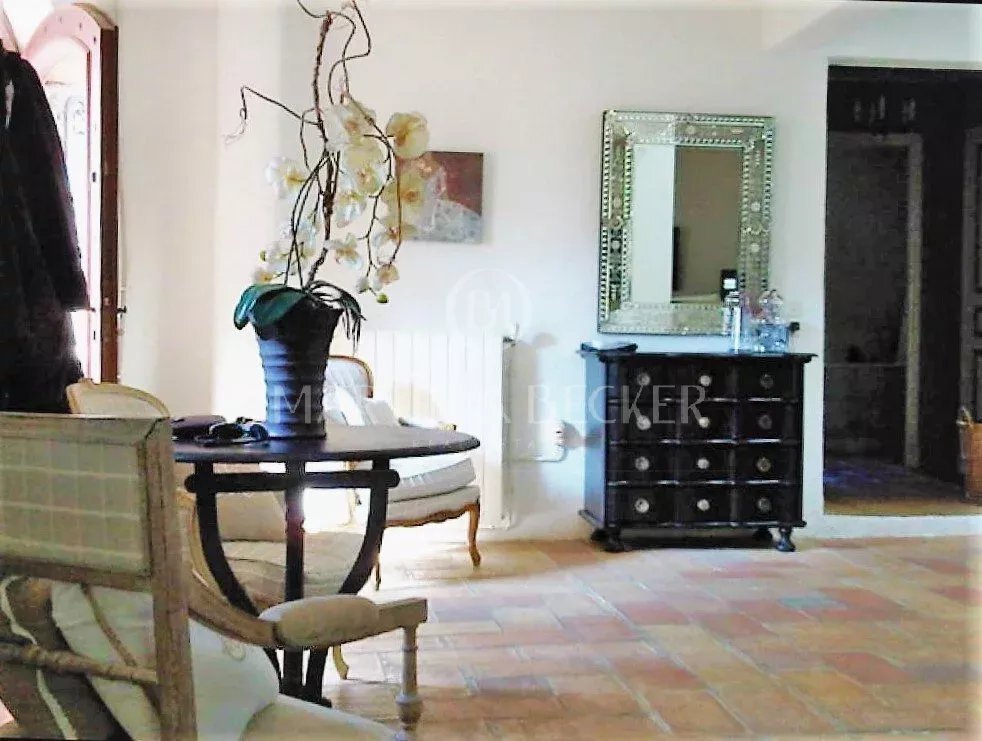 House in Châteauneuf-Grasse, Provence-Alpes-Côte d'Azur, France 3 - 12634621