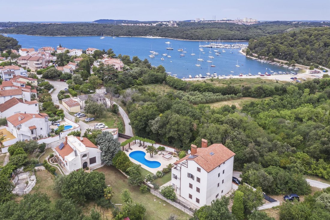 Villa in Banjole, Istria County, Croatia 1 - 14949332