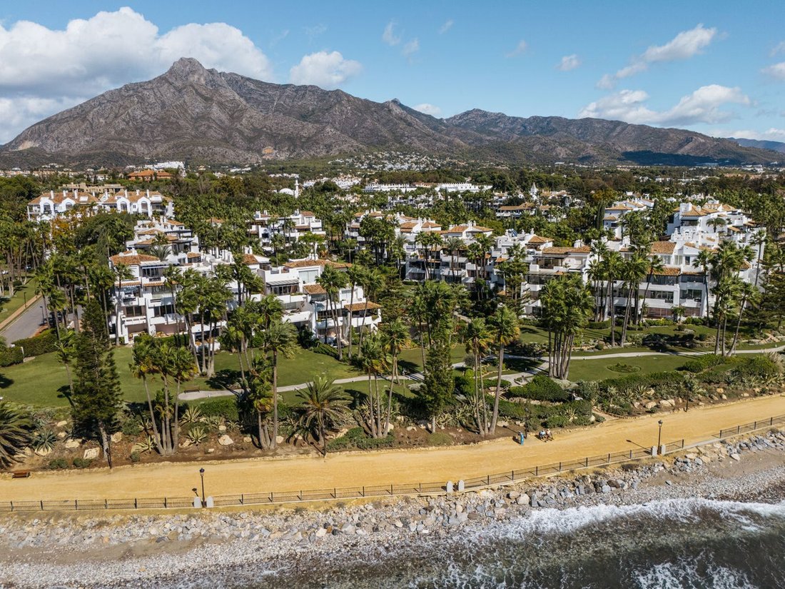 Apartment in Puerto Banus, Marbella, Spain 4 - 14948362
