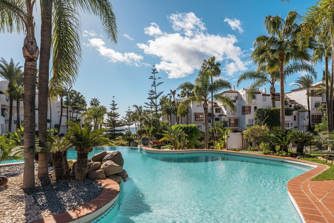 Apartment in Puerto Banus, Marbella, Spain 2 - 14948362
