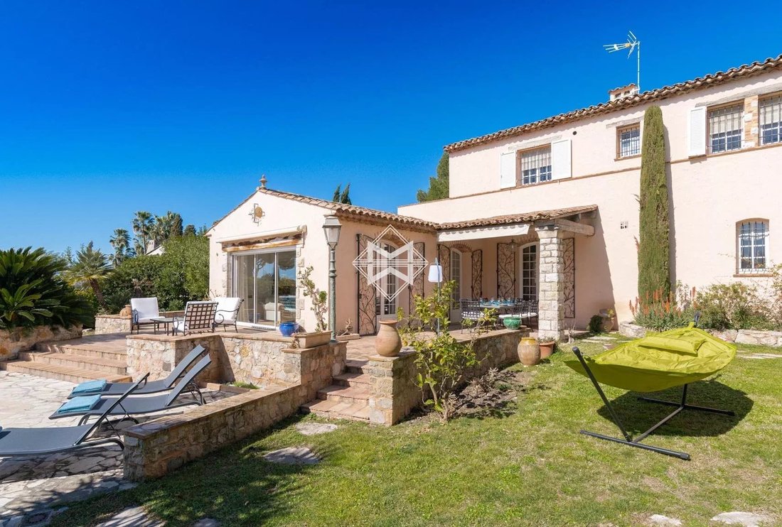 Villa in Antibes, Provence-Alpes-Côte d'Azur, France 3 - 10484066