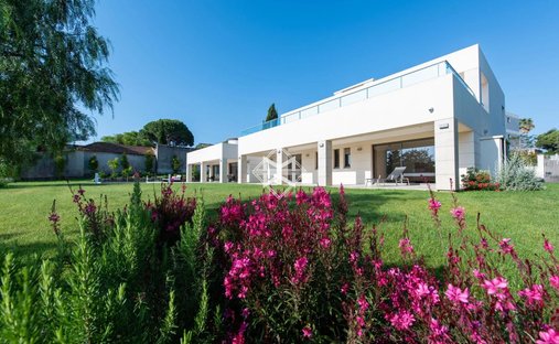 Villa in Antibes, Provence-Alpes-Côte d'Azur, France 1