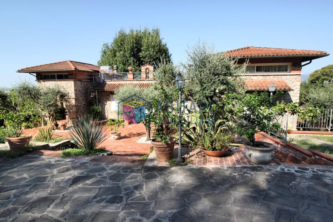 Villa in Montevettolini, Monsummano Terme, Tuscany 1 - 14948790