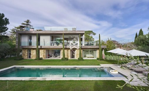 Villa in Antibes, Provence-Alpes-Côte d'Azur, France 1