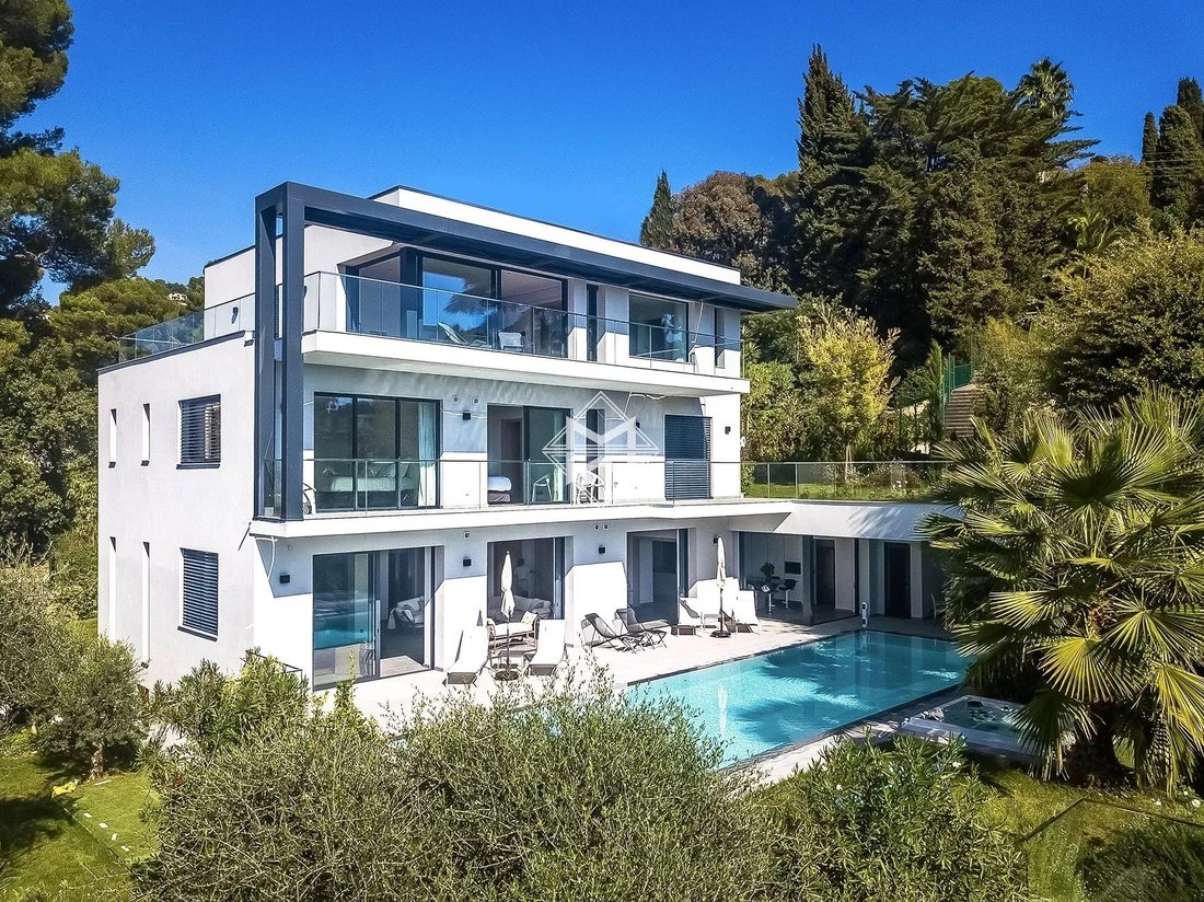 Villa in Cannes, Provence-Alpes-Côte d'Azur, France 2 - 12682590