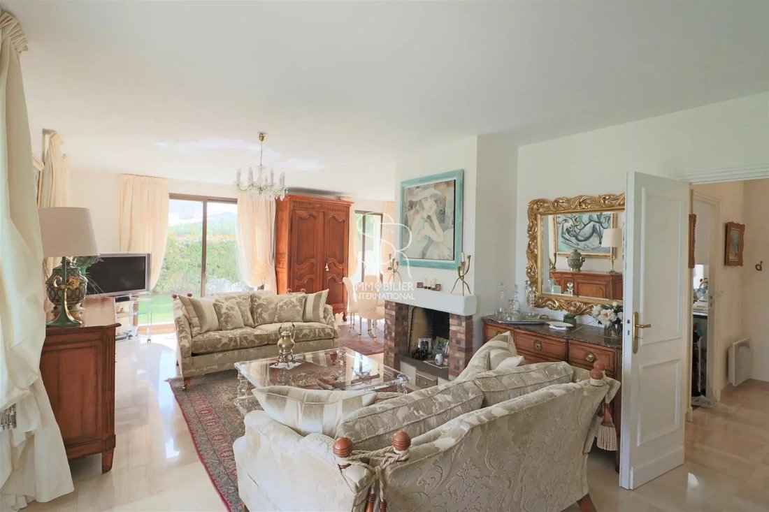 Villa in Vaug, Villeneuve-Loubet, France 4 - 12448585