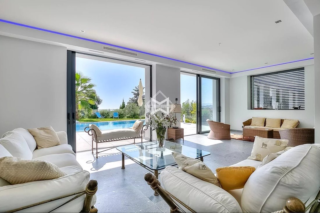 Villa in Cannes, Provence-Alpes-Côte d'Azur, France 4 - 12682590