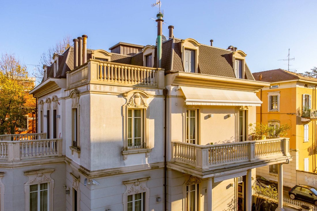 Villa in Center, Gallarate, Lombardy 5 - 14896856